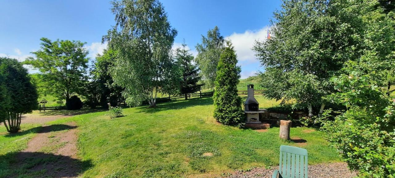 Cottage Bara Bozanov Exterior photo
